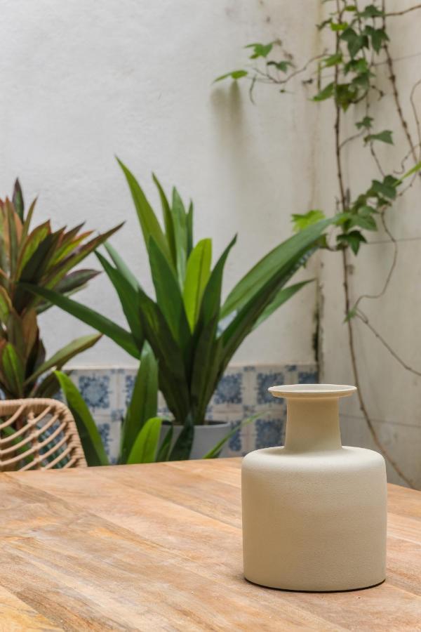 Casa Boma Lisboa - Design Apartment With Private Vegetal Terrace - Lapa VII Luaran gambar